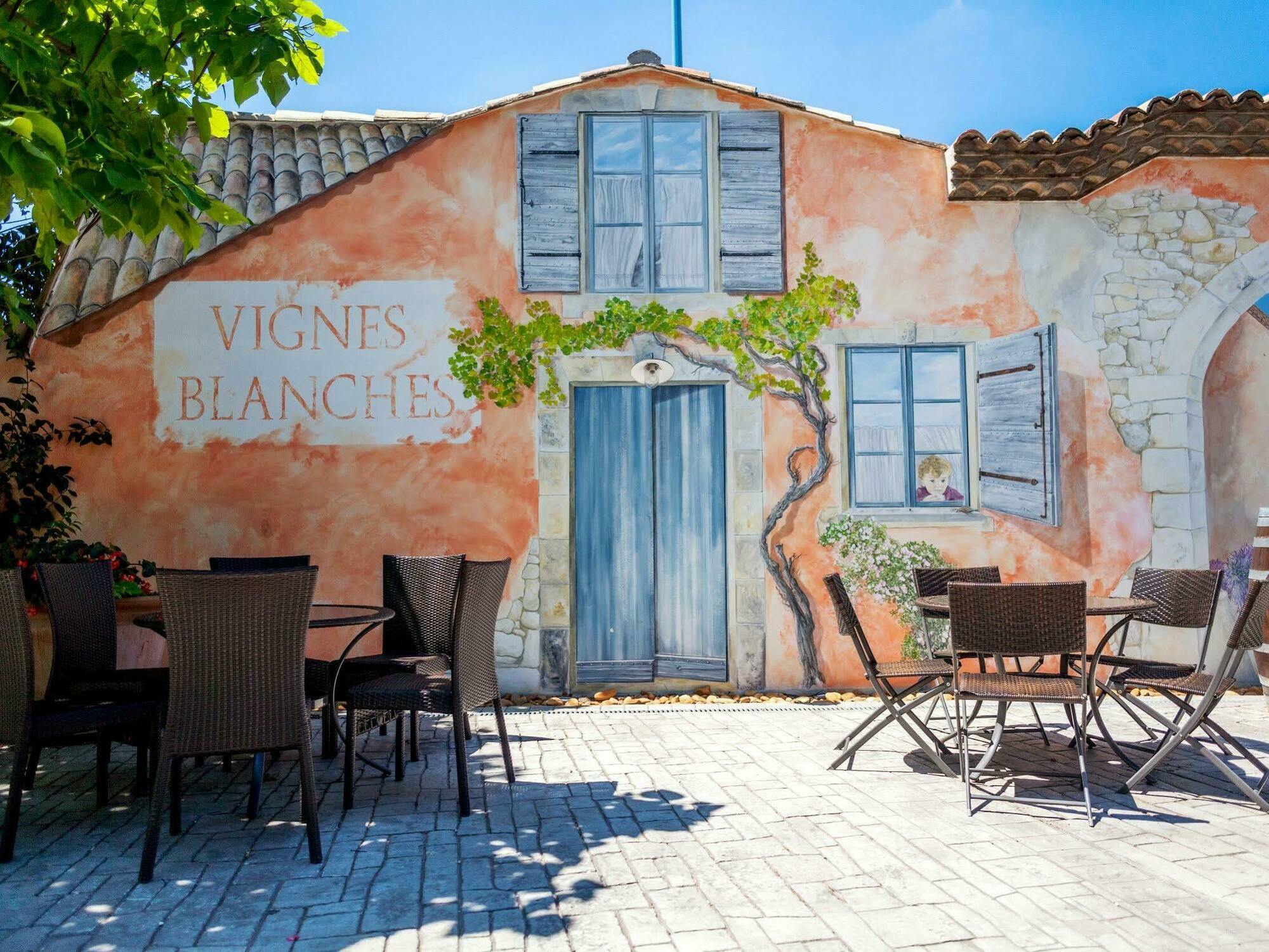 Logis Vignes Blanches*** Hotel Cosy Et Restaurant De Terroir Beaucaire  Luaran gambar